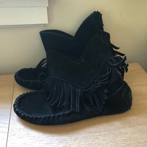 Manitobah Moccasins Black